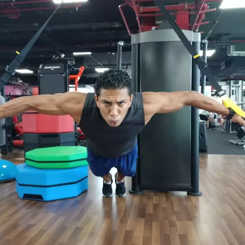 FITNESS & NUTRITION SESSION WITH PERSONAL TRAINER